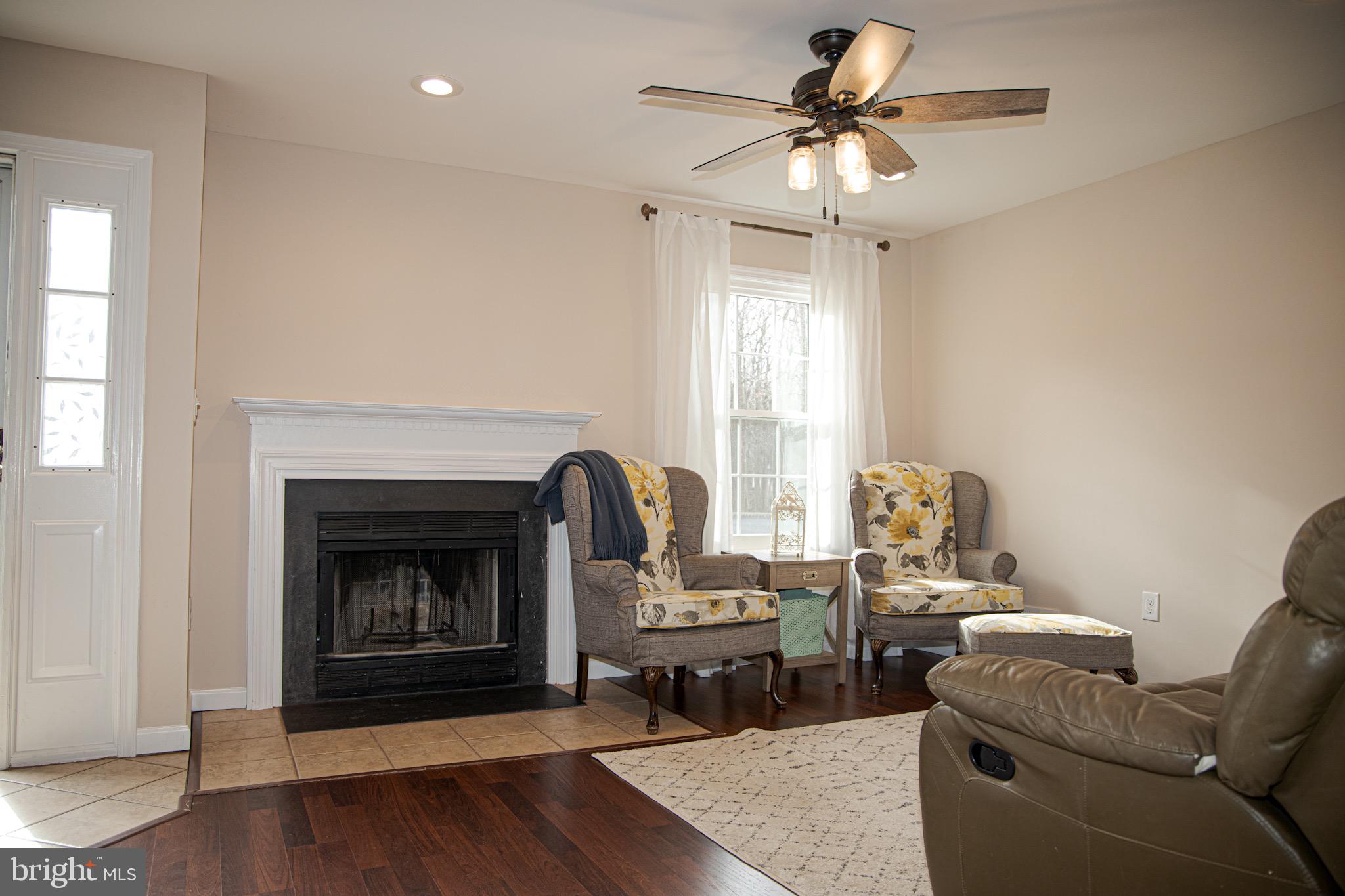 303 Whisper Court Burlington, NJ 08016 - Photo 5 of 34 Gallery Image 5