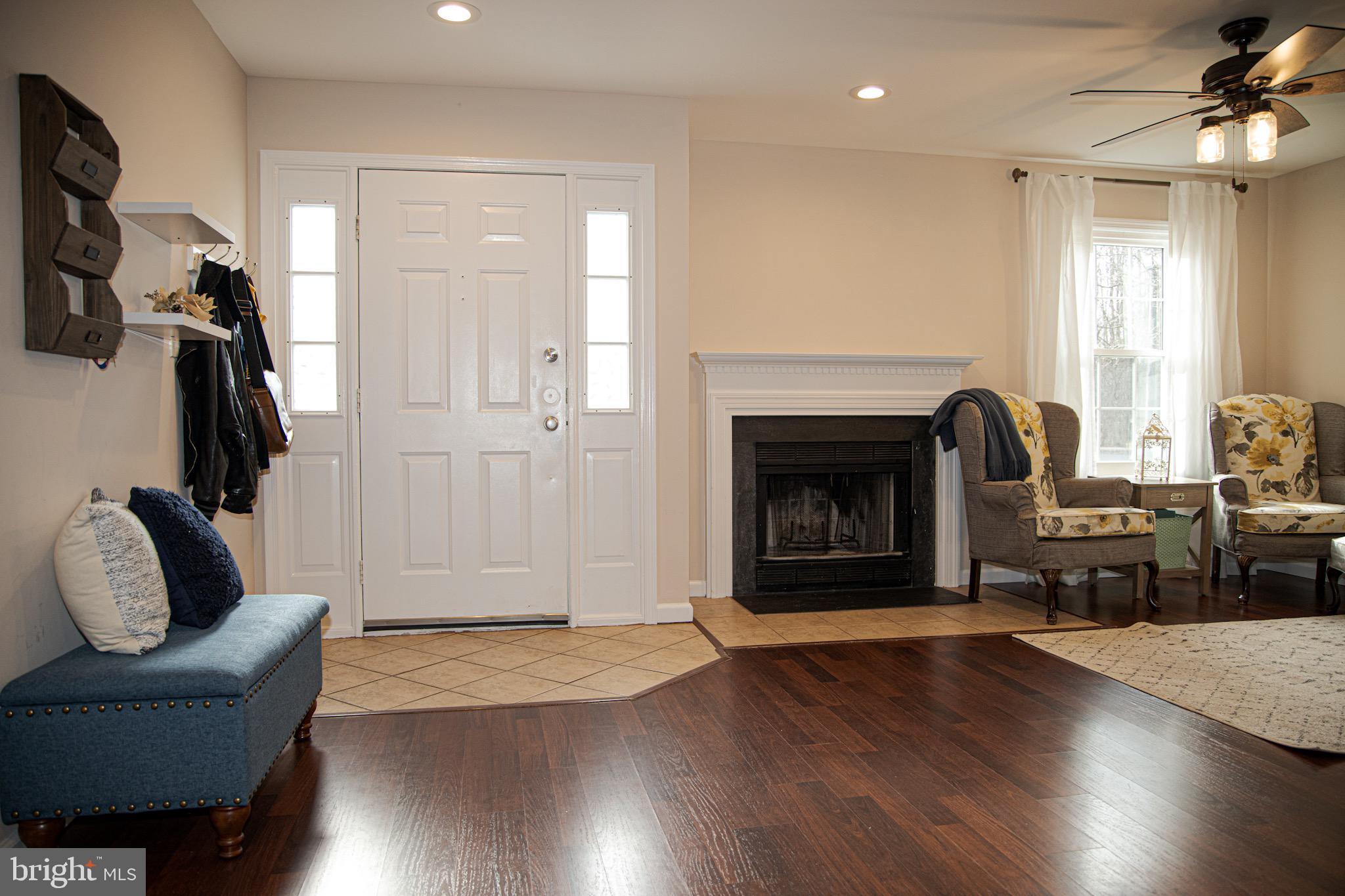 303 Whisper Court Burlington, NJ 08016 - Photo 7 of 34 Gallery Image 7