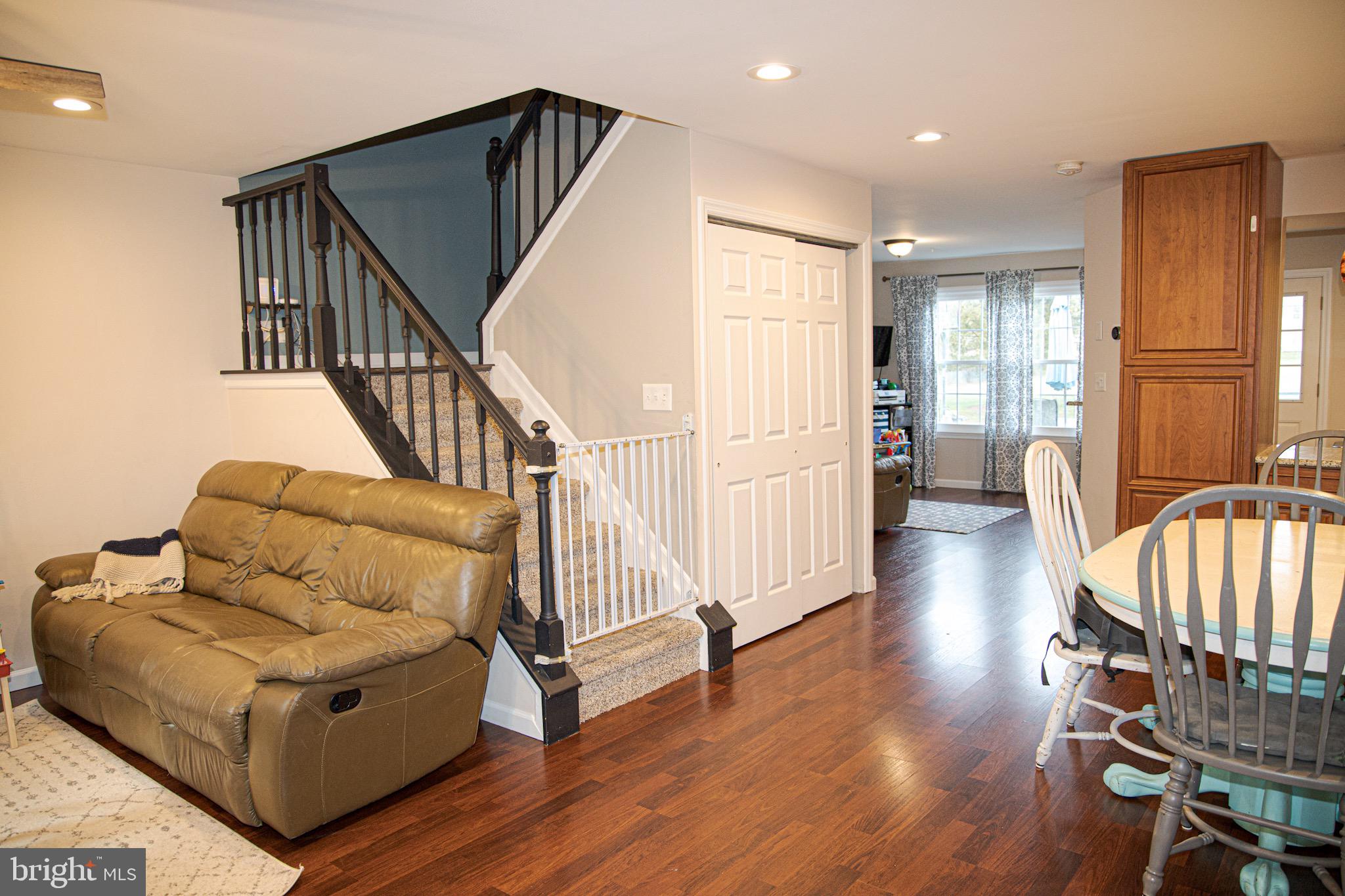303 Whisper Court Burlington, NJ 08016 - Photo 10 of 34 Gallery Image 10