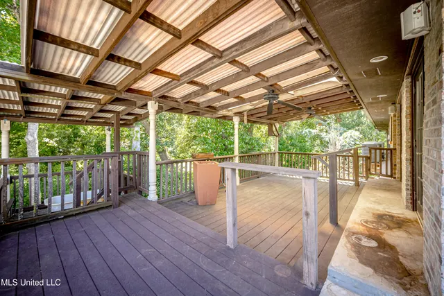 $985,000 | 416 Jackson Avenue, Ocean Springs, MS 39564