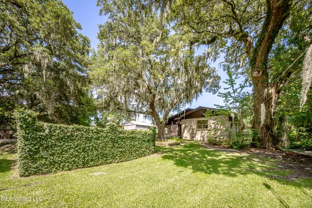 $985,000 | 416 Jackson Avenue, Ocean Springs, MS 39564