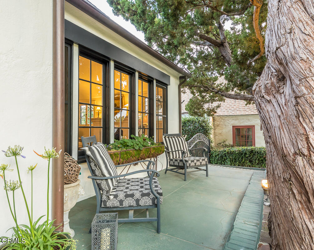 2420 Catherine Road Altadena, CA 91001 - Photo 5 of 43 a building outdoor space with patio furniture