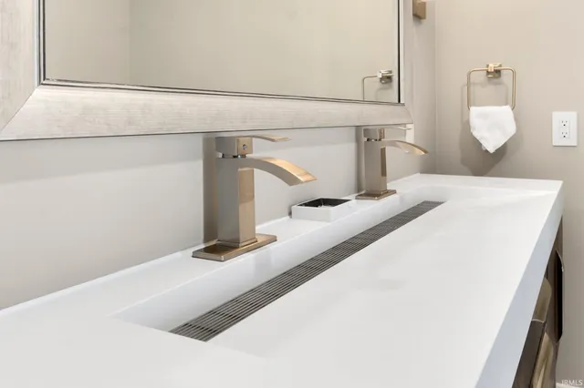 $494,900 | 520 Lavina Street, Unit 201, Fort Wayne, IN 46802