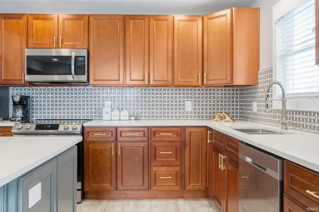 $494,900 | 520 Lavina Street, Unit 201, Fort Wayne, IN 46802