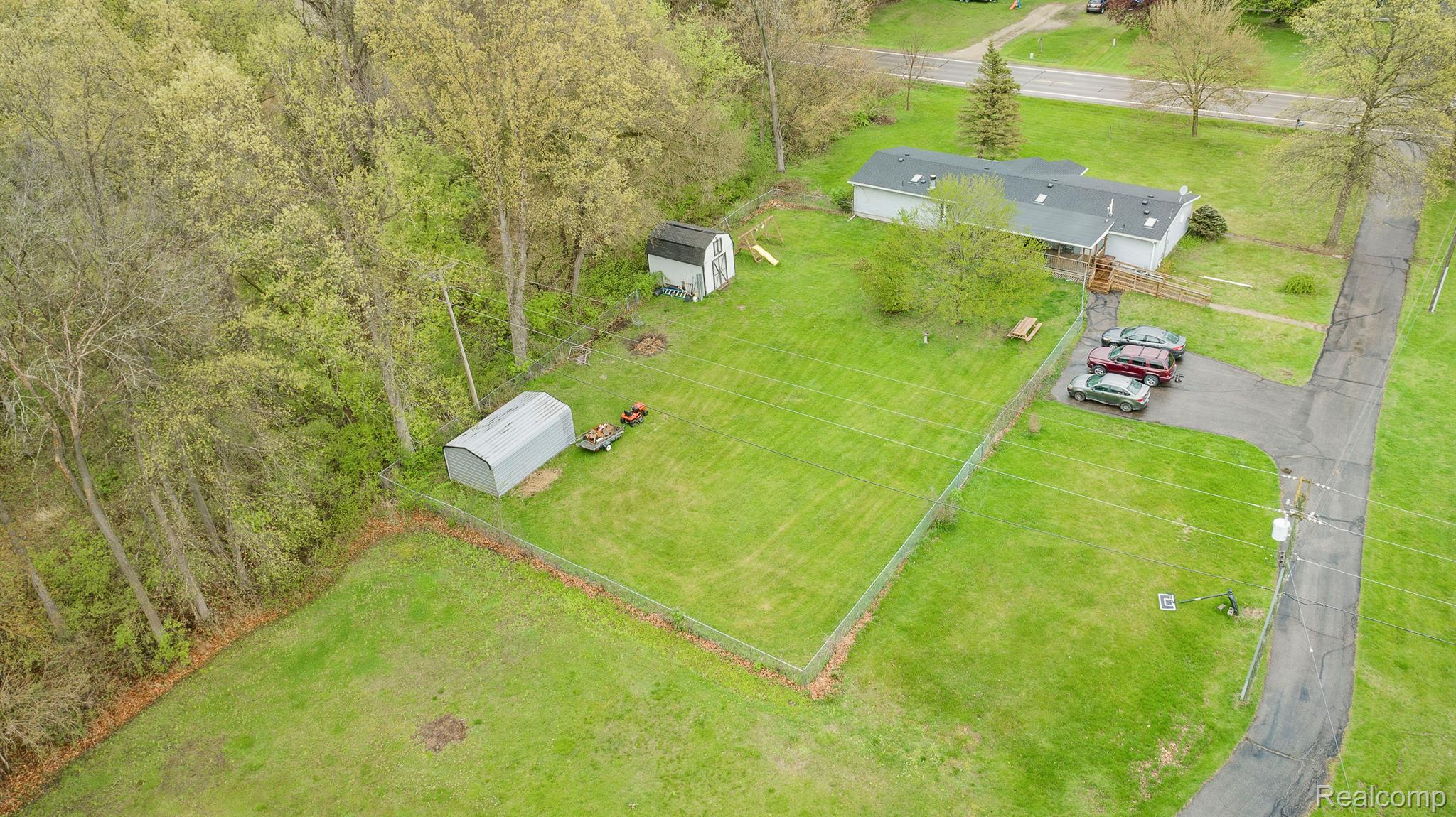 19074 Sumpter Road Belleville, MI 48111 - Photo 4 of 31 Gallery Image 4