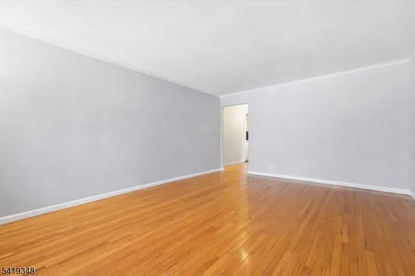 $2,300 | 343 Bloomfield Avenue, Unit 8, Verona, NJ 07044