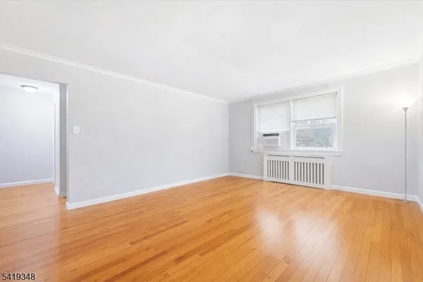 $2,300 | 343 Bloomfield Avenue, Unit 8, Verona, NJ 07044