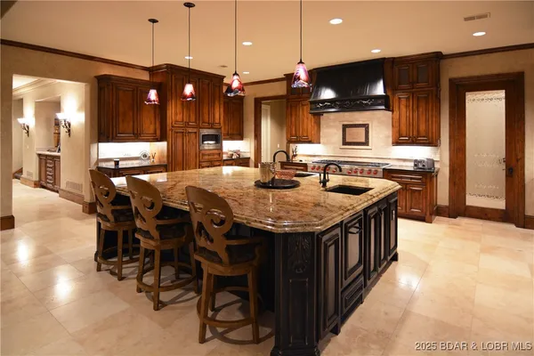 $8,954,000 | 33 Vista Court, Sunrise Beach, MO 65079