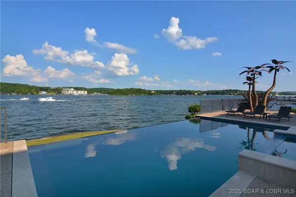 $8,954,000 | 33 Vista Court, Sunrise Beach, MO 65079