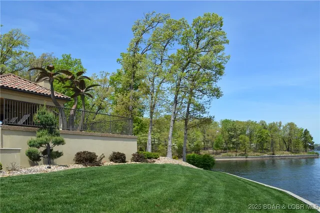 $8,954,000 | 33 Vista Court, Sunrise Beach, MO 65079