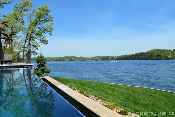 $8,954,000 | 33 Vista Court, Sunrise Beach, MO 65079