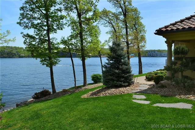 $8,954,000 | 33 Vista Court, Sunrise Beach, MO 65079