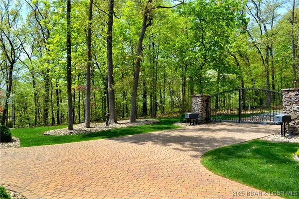 $8,954,000 | 33 Vista Court, Sunrise Beach, MO 65079