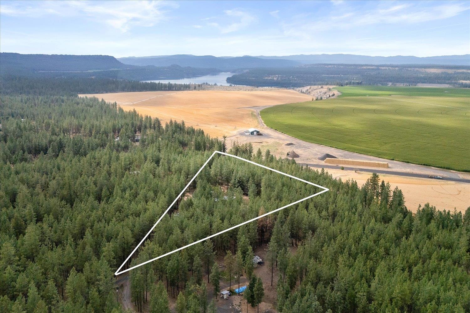 25707 West Long Lake Road Ford, WA 99013 - Photo 2 of 48 Gallery Image 2