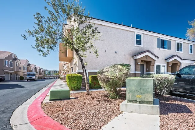 $299,999 | 6610 Tumbleweed Ridge Lane, Unit 101, Henderson, NV 89011