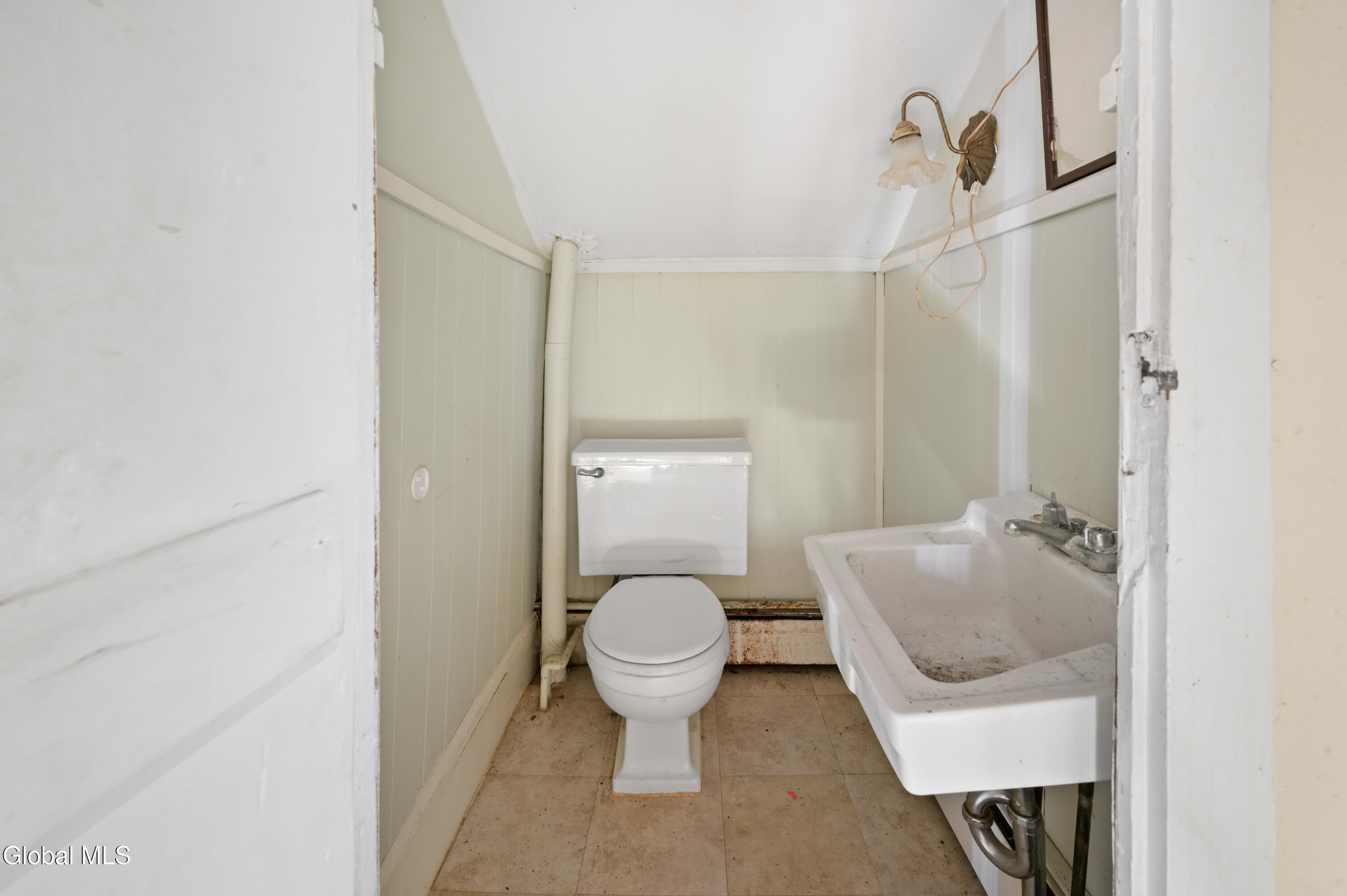 200 Davis Mt Road Oak Hill, NY 12460 - Photo 35 of 45 200 Davis Mountain Camera-34