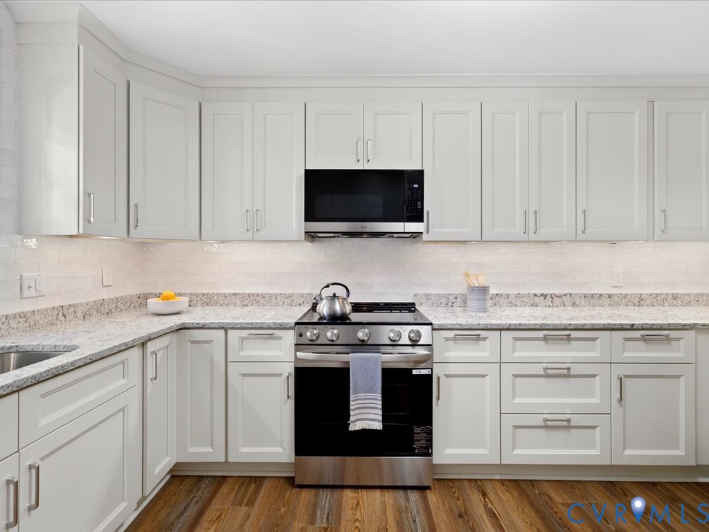6161 River Road, Unit 36 Richmond, VA 23226 - Photo 12 of 38 Italian tile backsplash