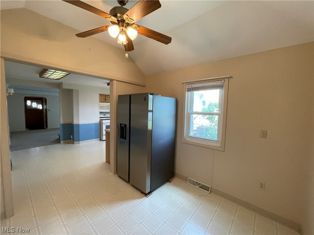 7413 Spring Garden Road Cleveland, OH 44129 - Photo 16 of 34