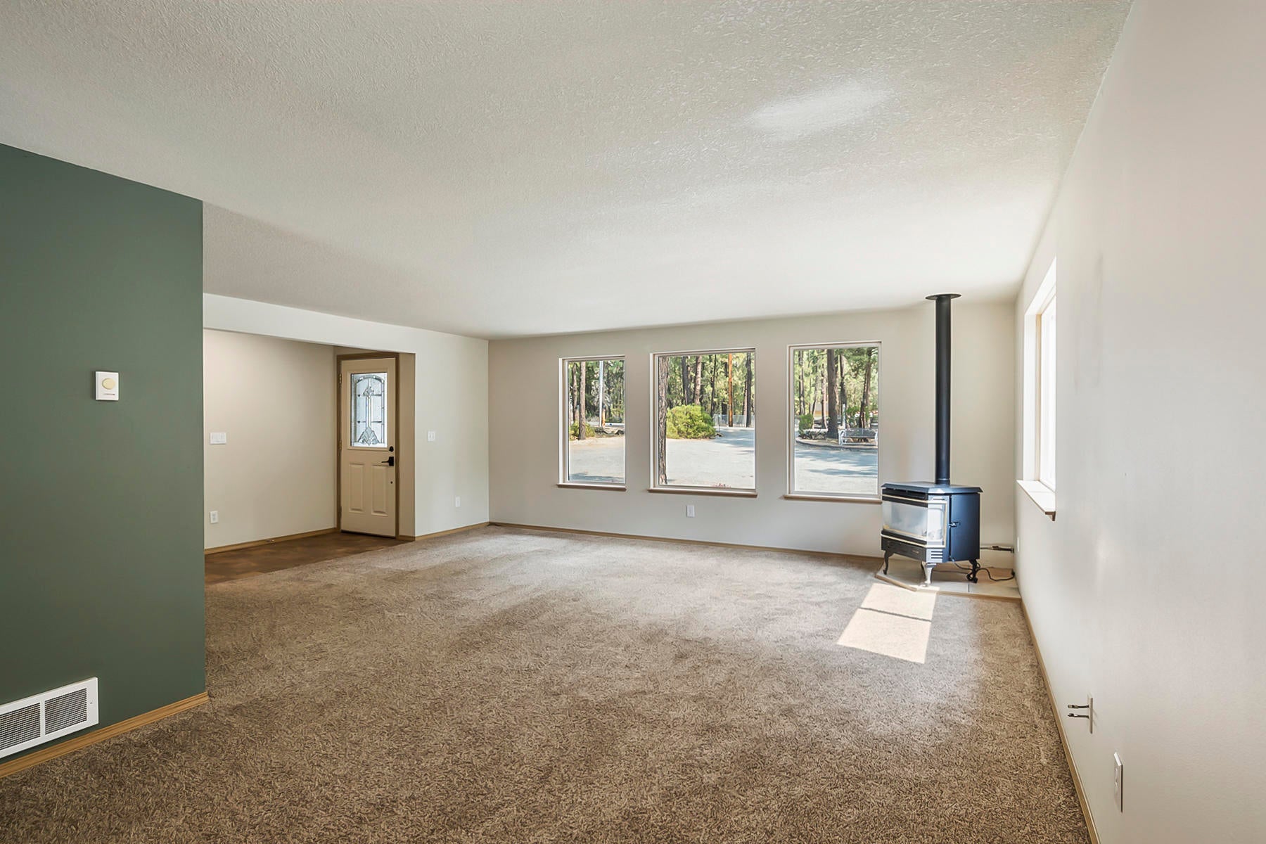 60125 Crater Road Bend, OR 97702 - Photo 16 of 34 13JH5_0683