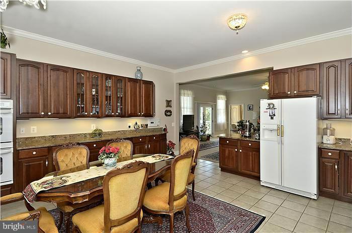 20607 Top Ridge Drive Boyds, MD 20841 - Photo 10 of 27 Kitchen