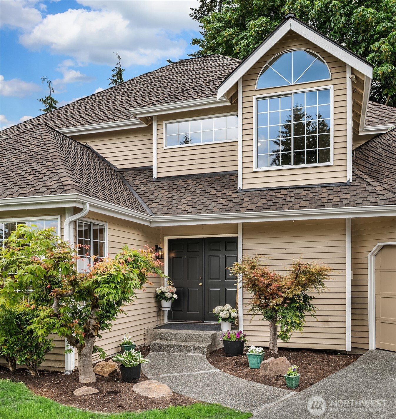 10336 Northeast 201st Place Bothell, WA 98011 - Photo 2 of 40