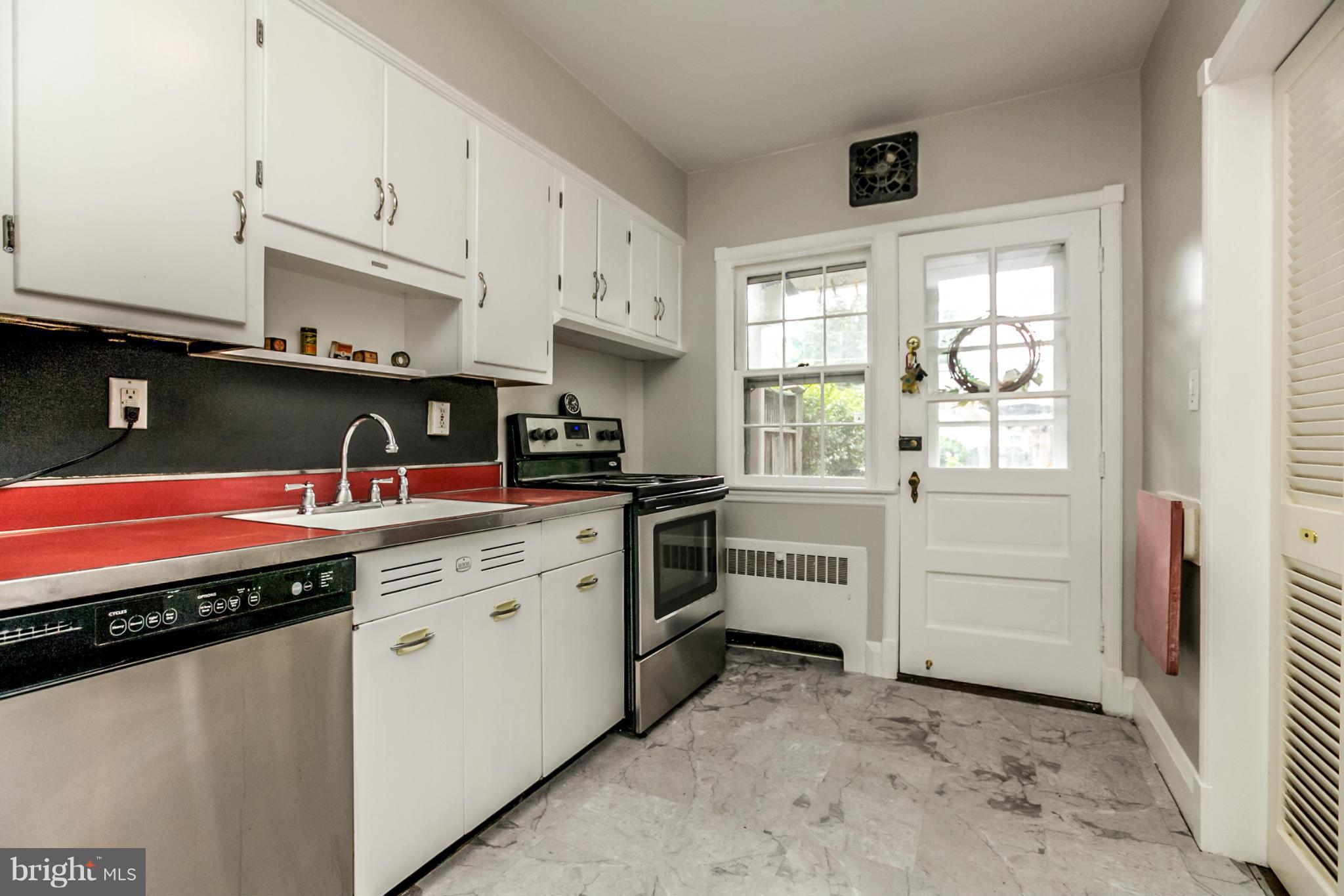 317 Dumbarton Road Baltimore, MD 21212 - Photo 11 of 30 Kitchen