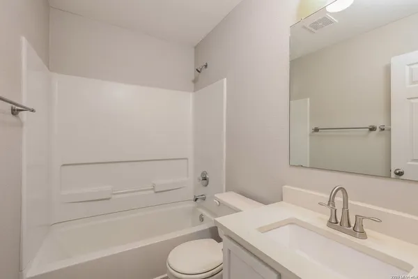 $1,880 | 814 Silverado Way, San Antonio, TX 78260