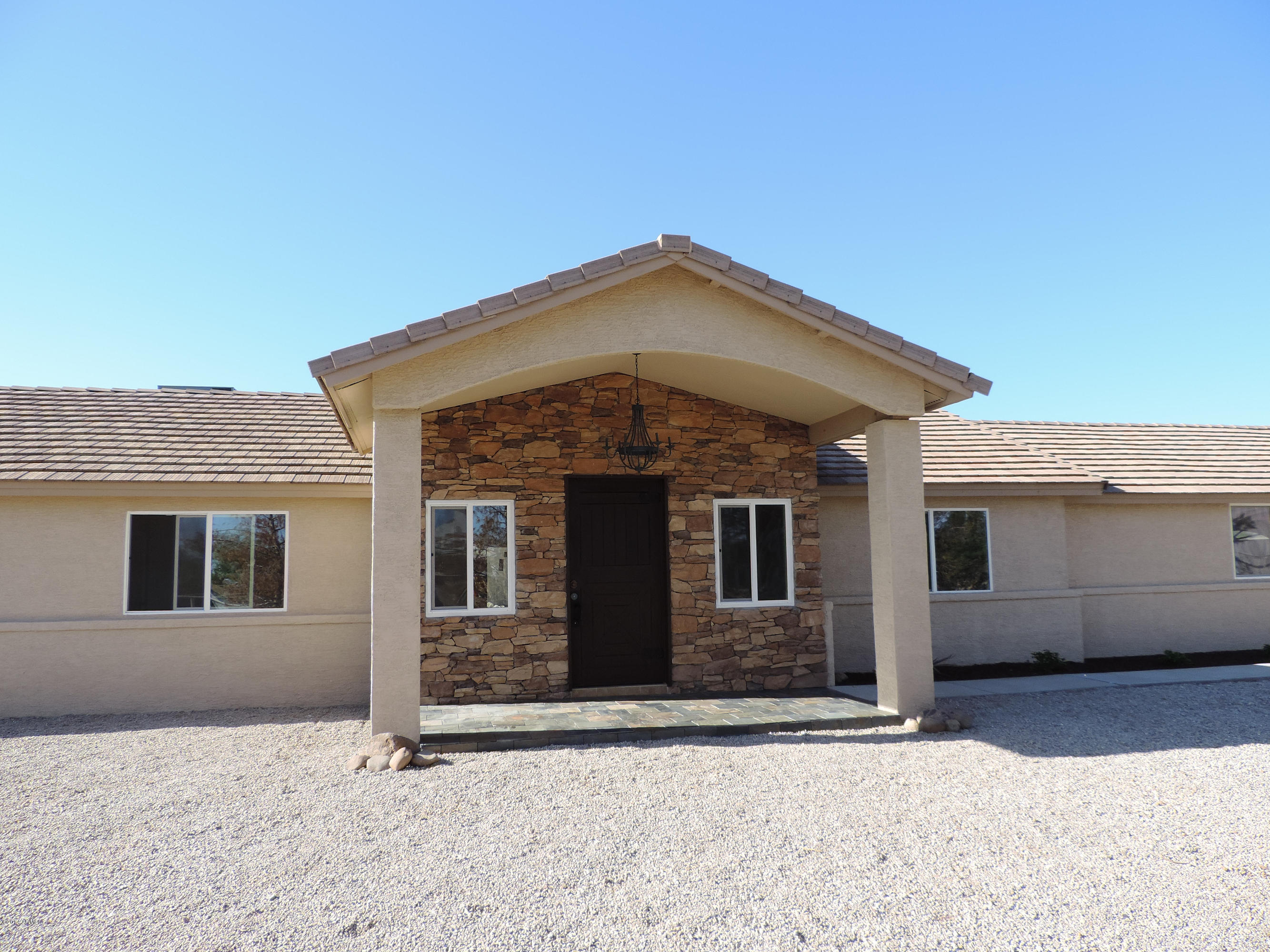 1108 East Maddock Road Phoenix, AZ 85086 - Photo 1 of 44 Front of Home - Covered Porch