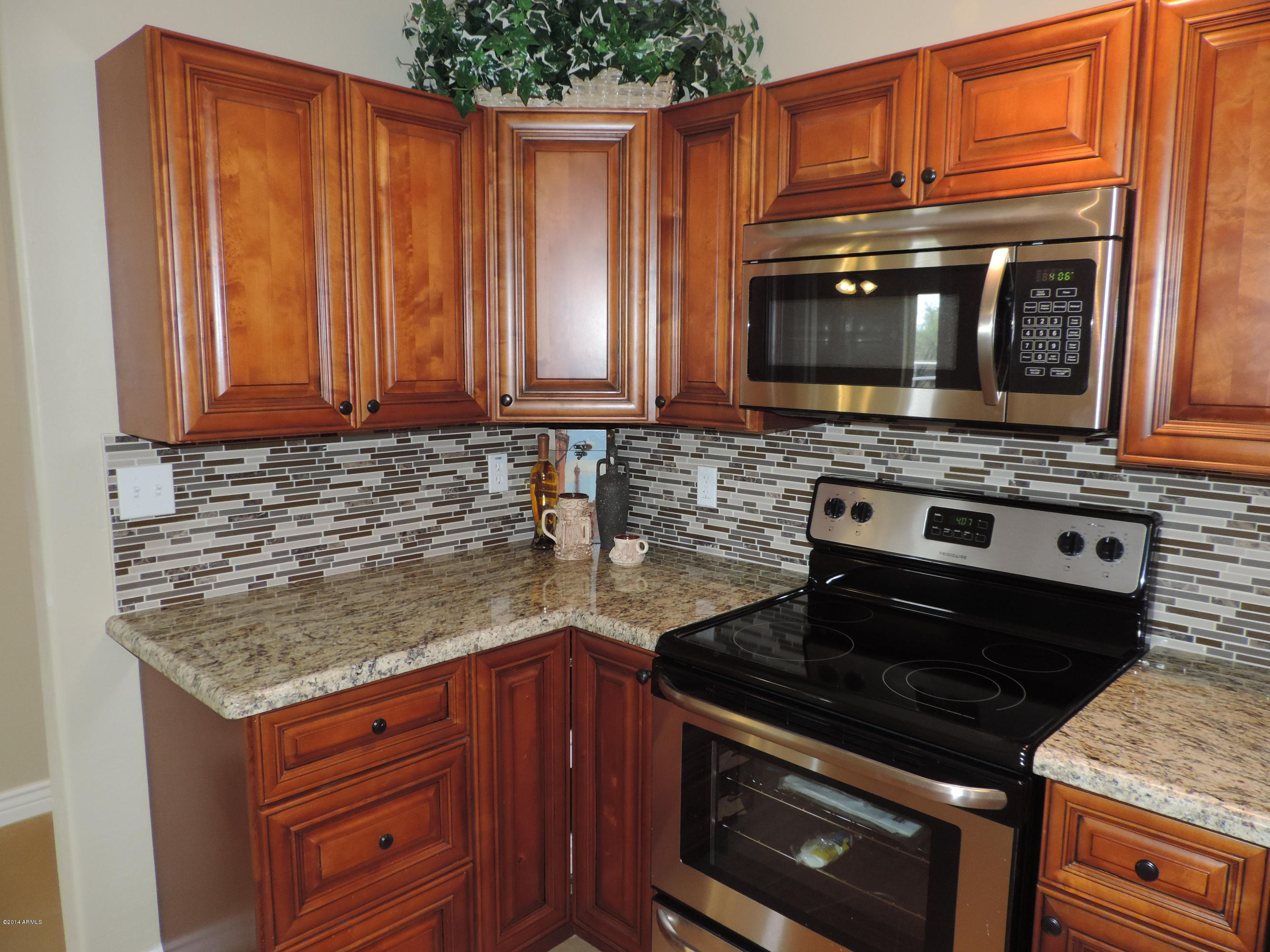 1108 East Maddock Road Phoenix, AZ 85086 - Photo 12 of 44 Kitchen