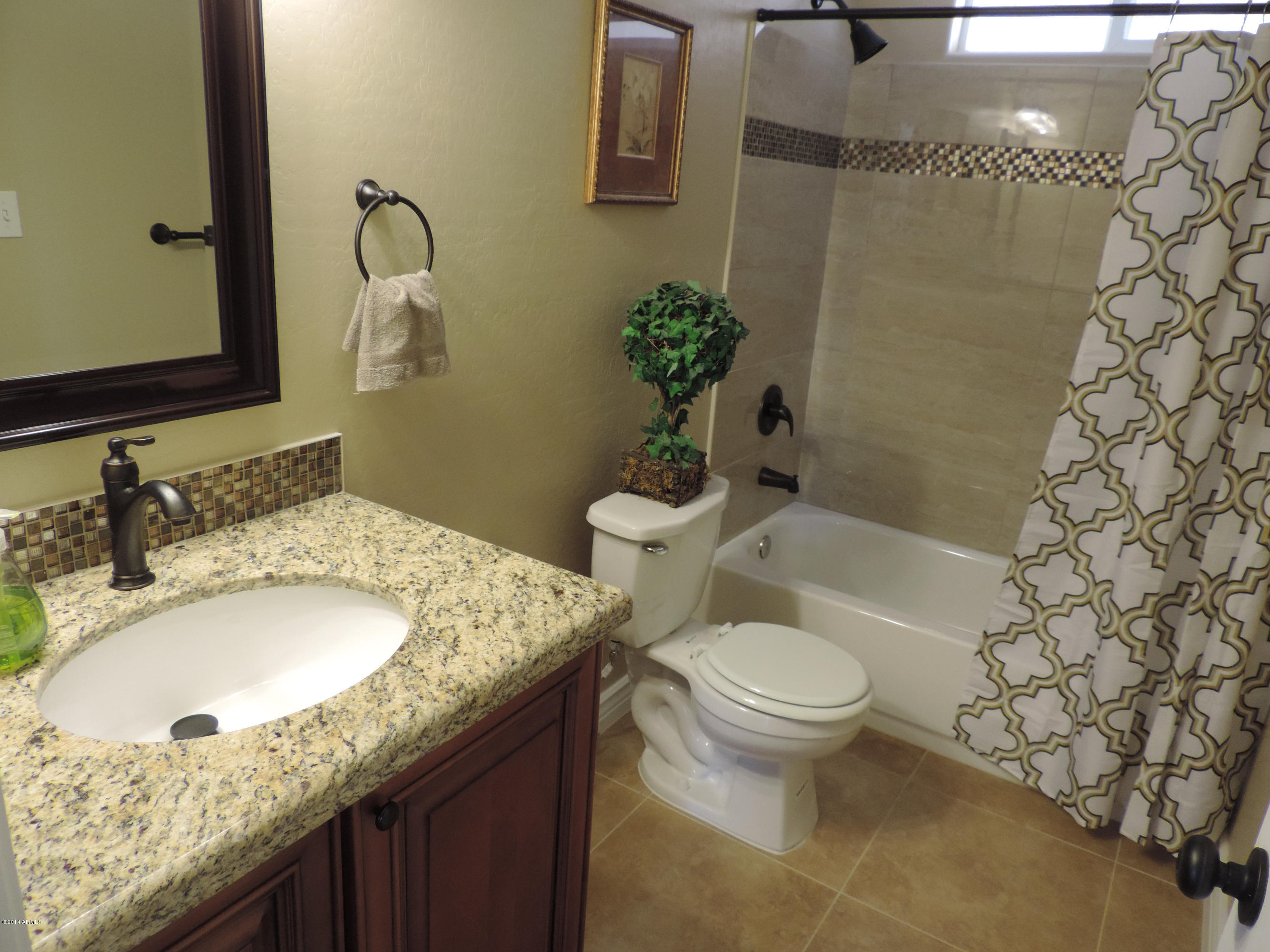 1108 East Maddock Road Phoenix, AZ 85086 - Photo 29 of 44 Hall Bathroom