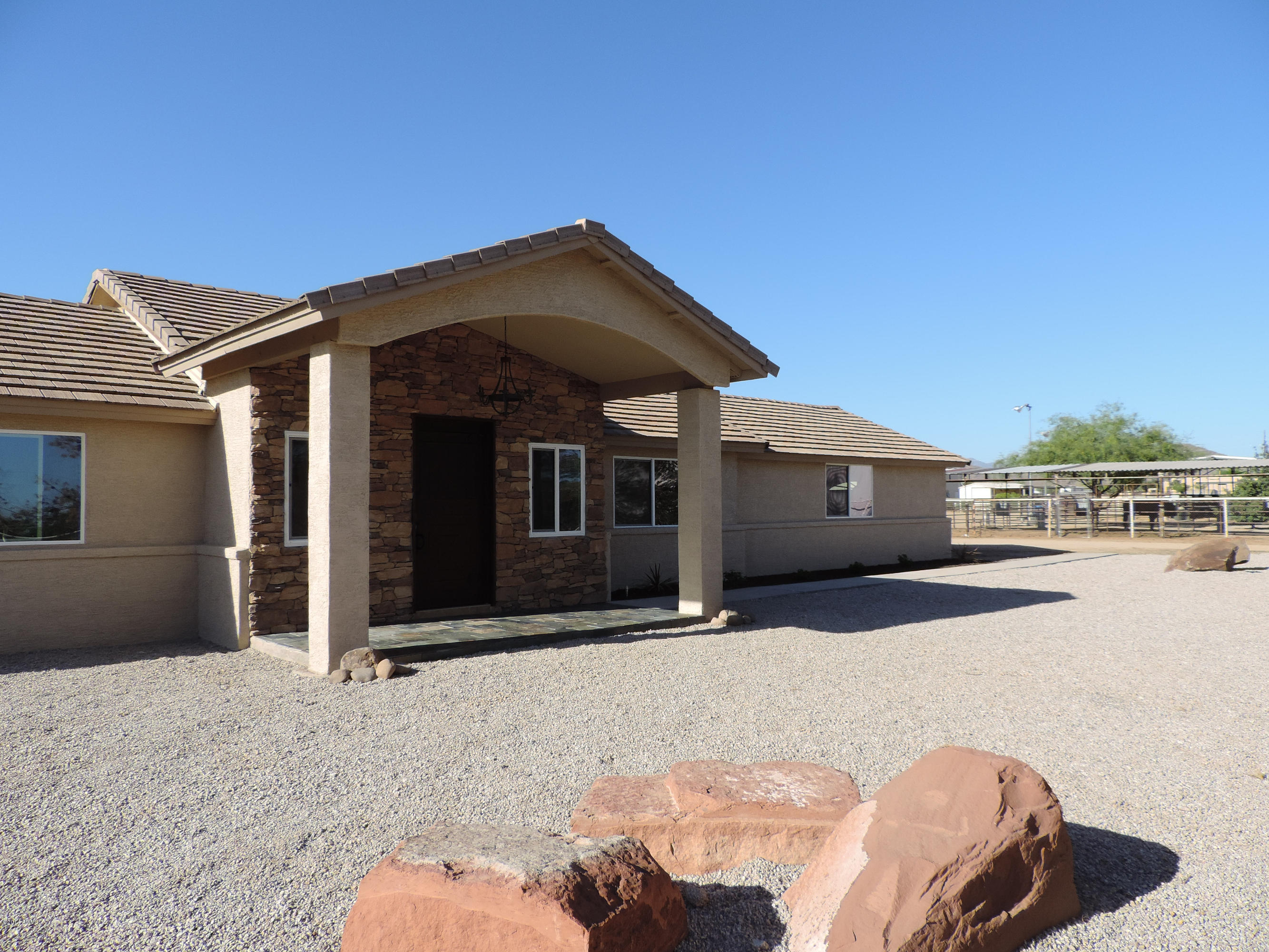 1108 East Maddock Road Phoenix, AZ 85086 - Photo 4 of 44 DSCN1414