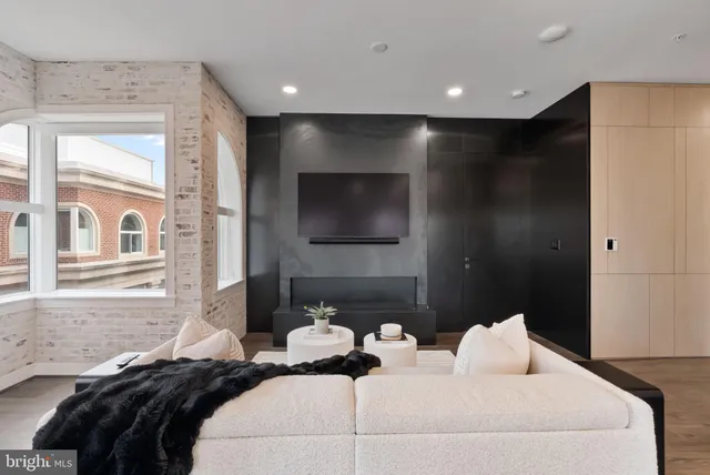 $1,599,900 | 625 Slaters Lane, Unit 402, Alexandria, VA 22314