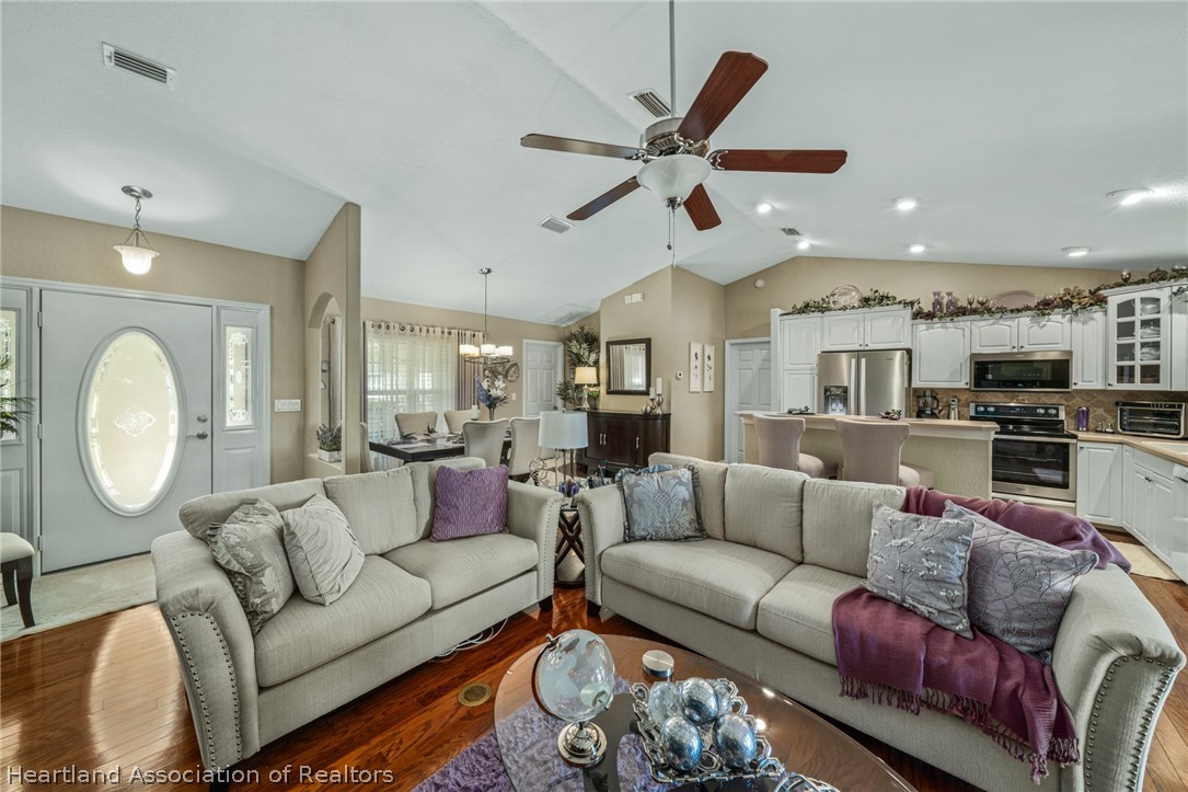 5706 Lilac Road Sebring, FL 33875 - Photo 10 of 36 Gallery Image 10