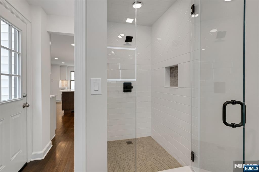 21 End Terrace Bloomfield, NJ 07003 - Photo 13 of 26