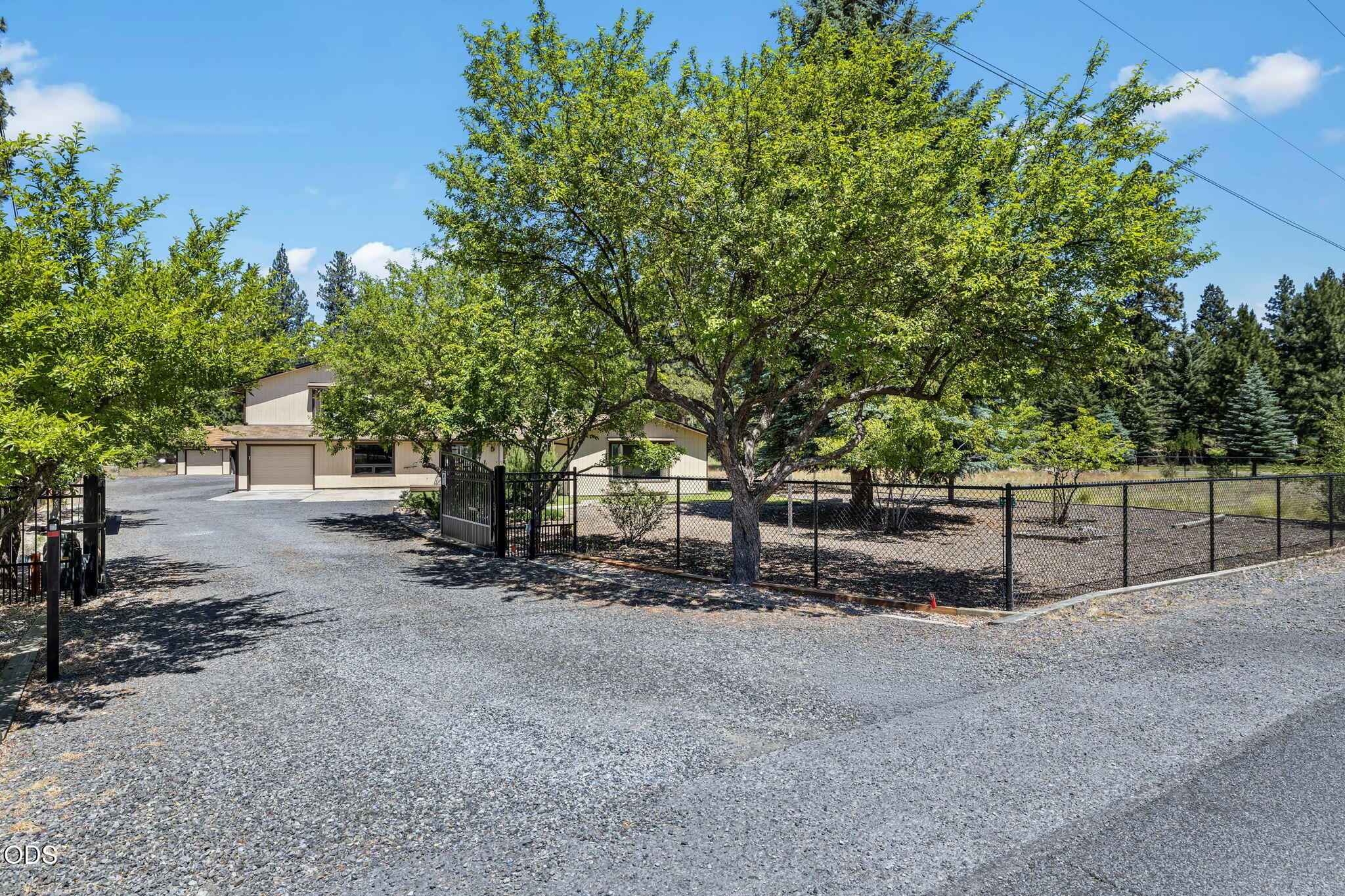 19572 Apache Road Bend, OR 97702 - Photo 3 of 71