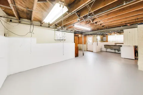 $500,000 | 1104 Clarence Avenue, Oak Park, IL 60304