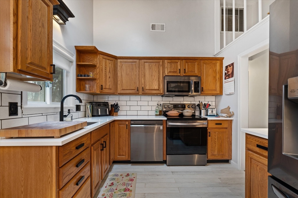 33 Gorwin Drive Medway, MA 02053 - Photo 16 of 37