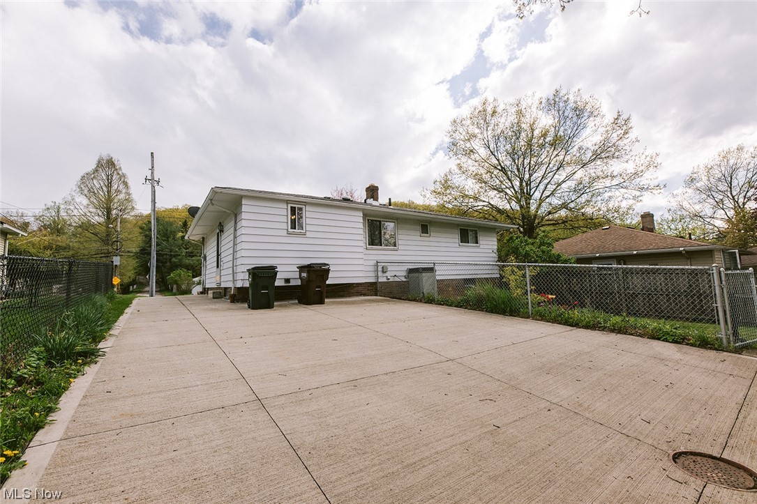 3140 West Ridgewood Drive Cleveland, OH 44134 - Photo 24 of 24