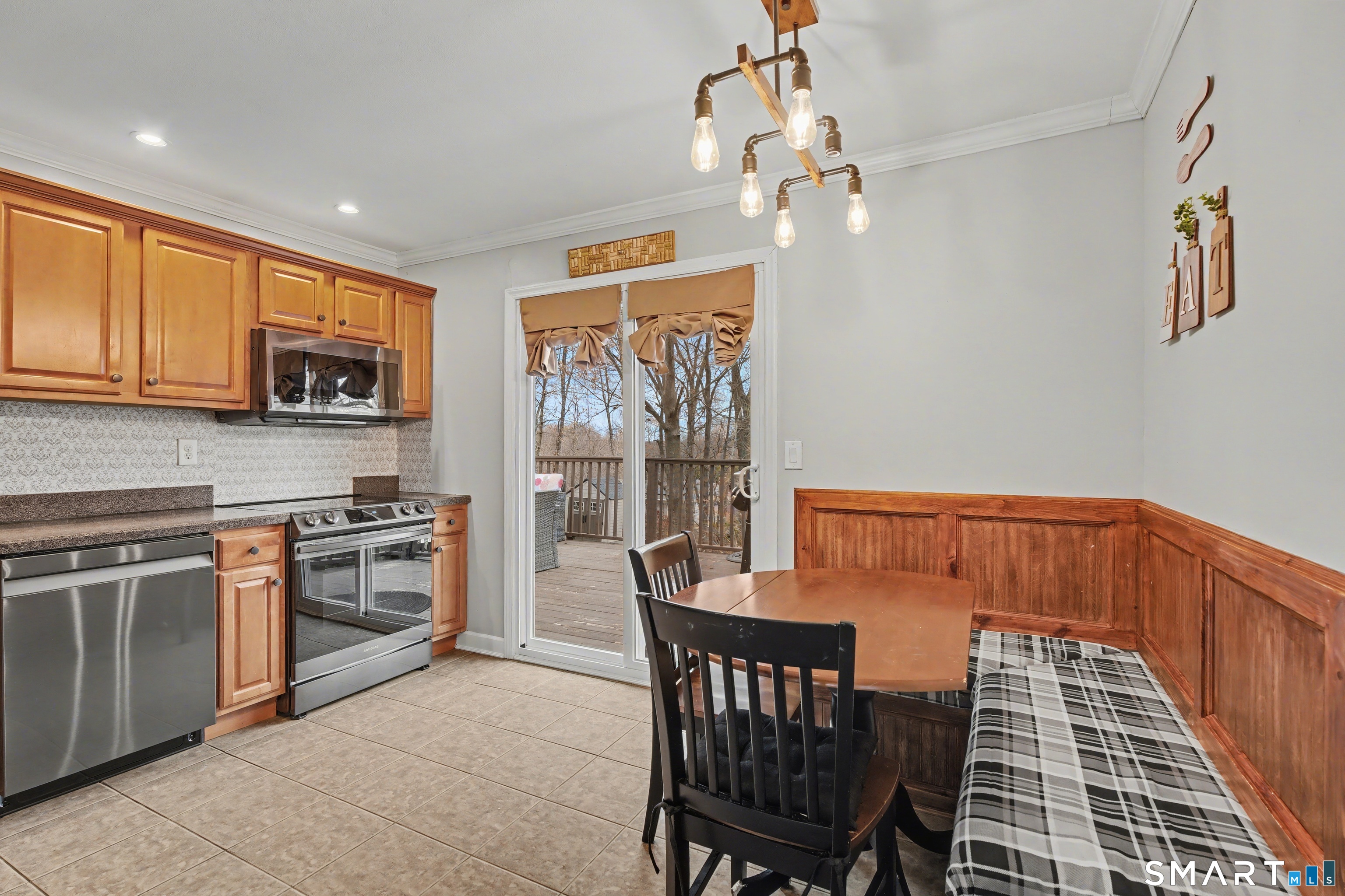 97 Morning Mist Road Naugatuck, CT 06770 - Photo 5 of 34