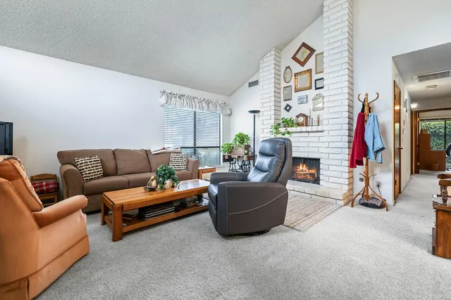 $290,000 | 5739 North Monte Avenue, Unit 1, Fresno, CA 93711