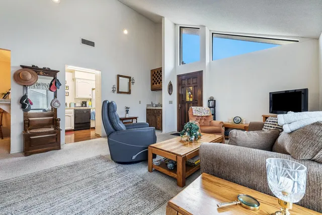 $290,000 | 5739 North Monte Avenue, Unit 1, Fresno, CA 93711