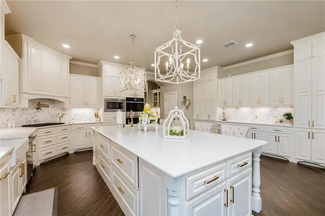 $899,000 | 8102 Nazareth Drive, Corpus Christi, TX 78413