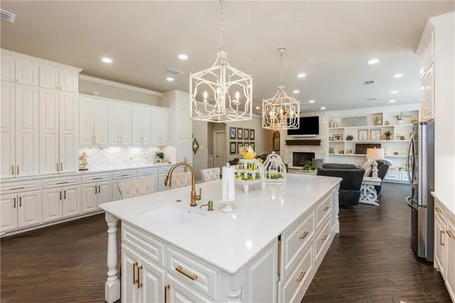 $899,000 | 8102 Nazareth Drive, Corpus Christi, TX 78413