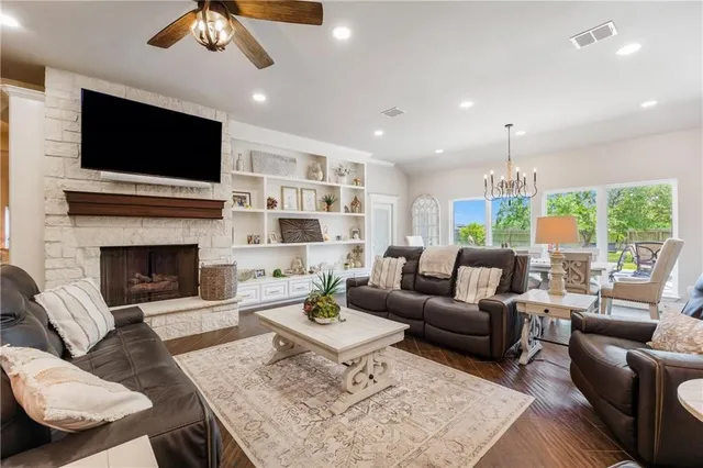 $899,000 | 8102 Nazareth Drive, Corpus Christi, TX 78413