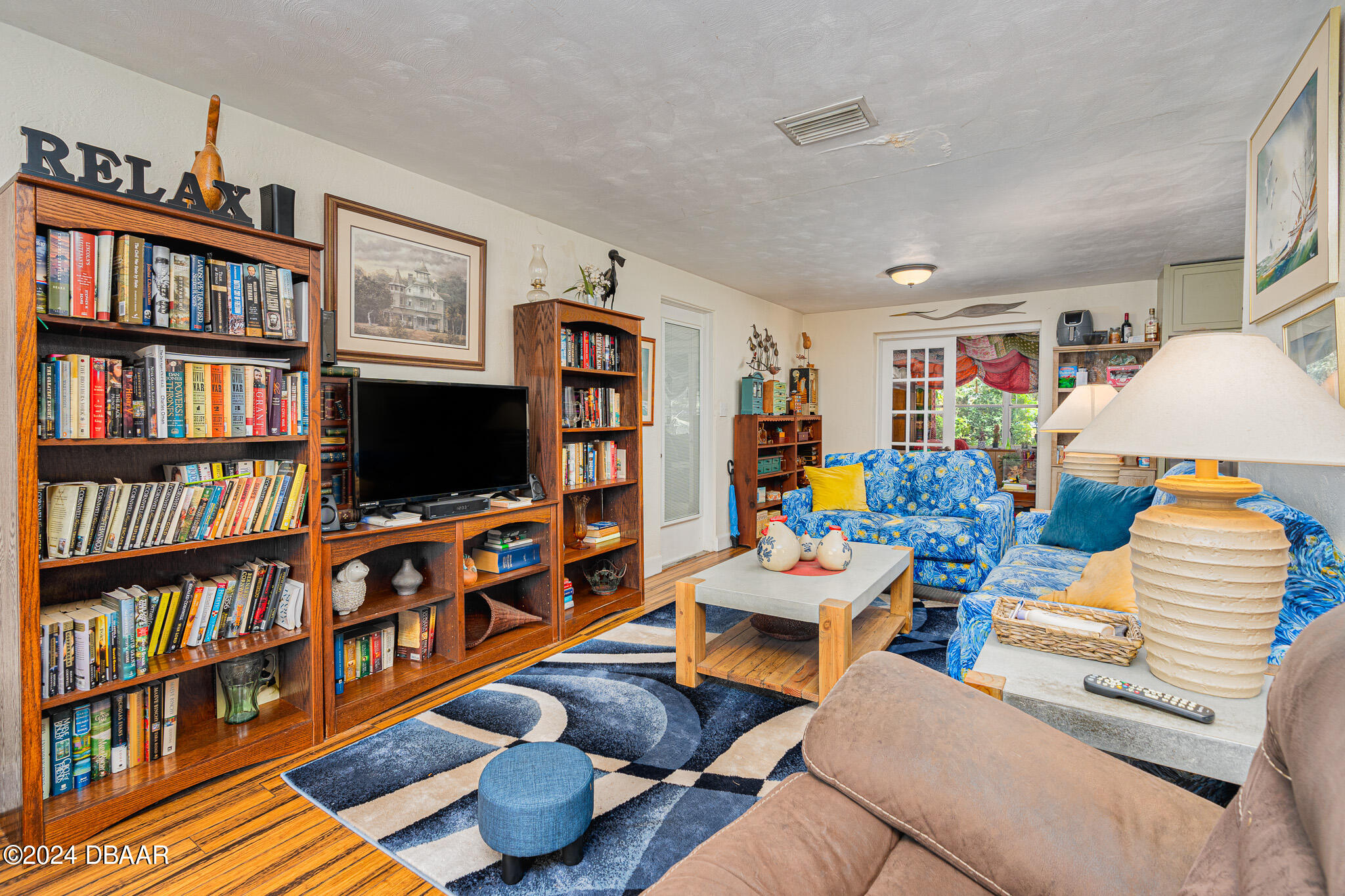 1633 John Anderson Drive Ormond Beach, FL 32176 - Photo 5 of 42 04