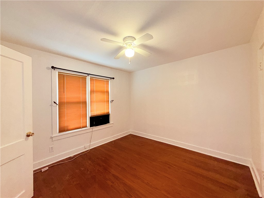 507 East Commons Street Refugio, TX 78377 - Photo 11 of 23