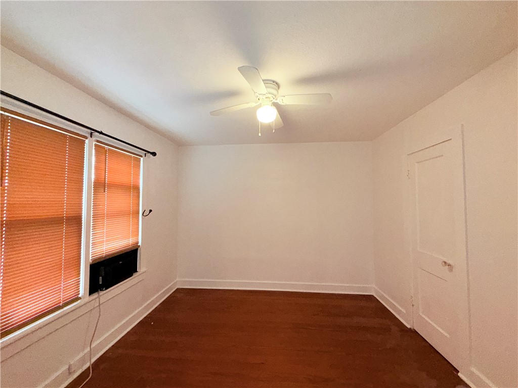 507 East Commons Street Refugio, TX 78377 - Photo 12 of 23