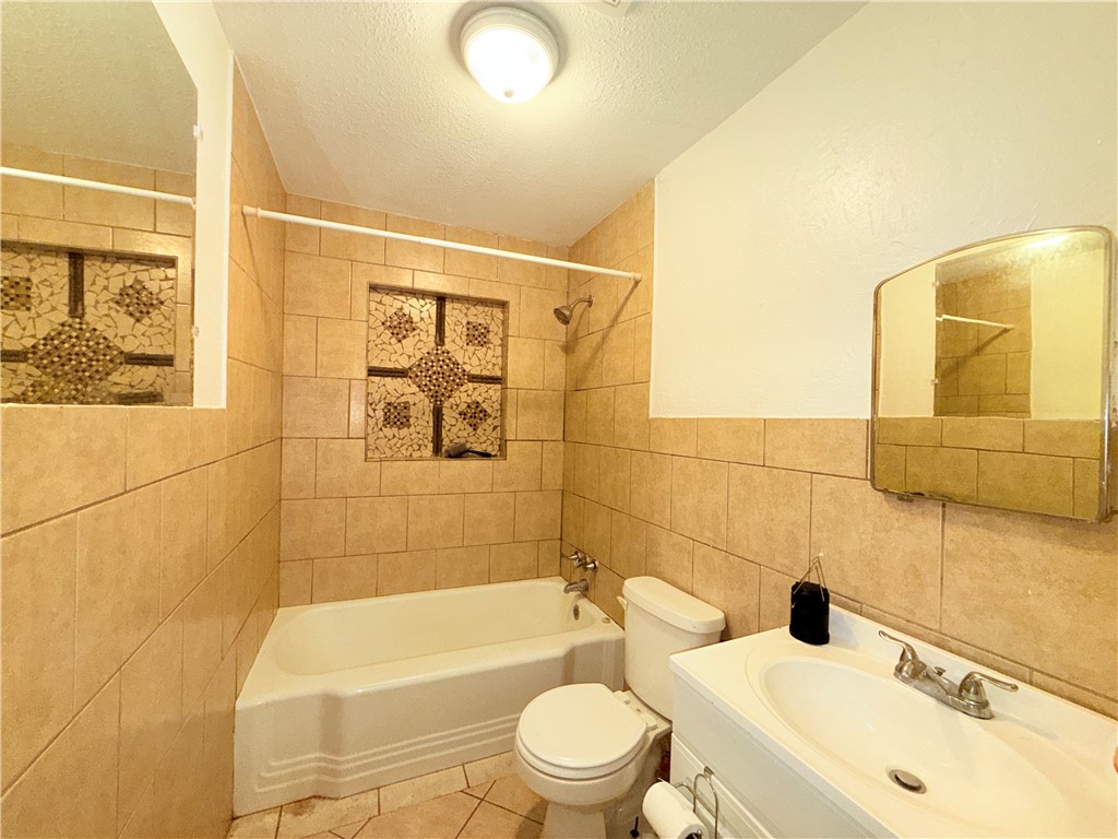 507 East Commons Street Refugio, TX 78377 - Photo 16 of 23