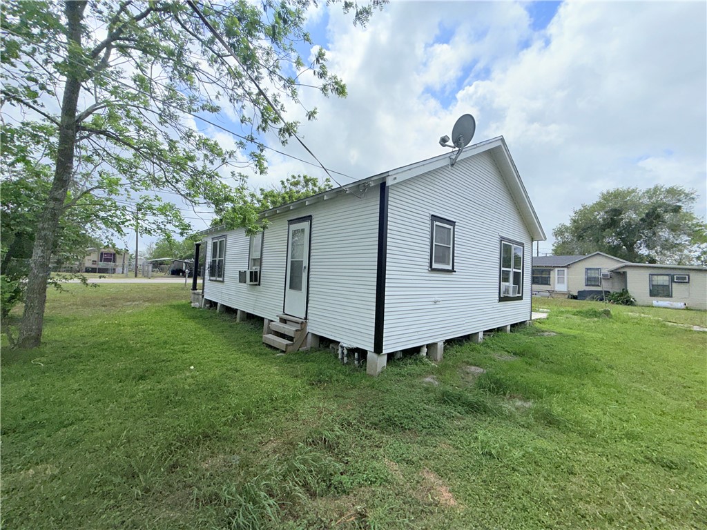 507 East Commons Street Refugio, TX 78377 - Photo 20 of 23