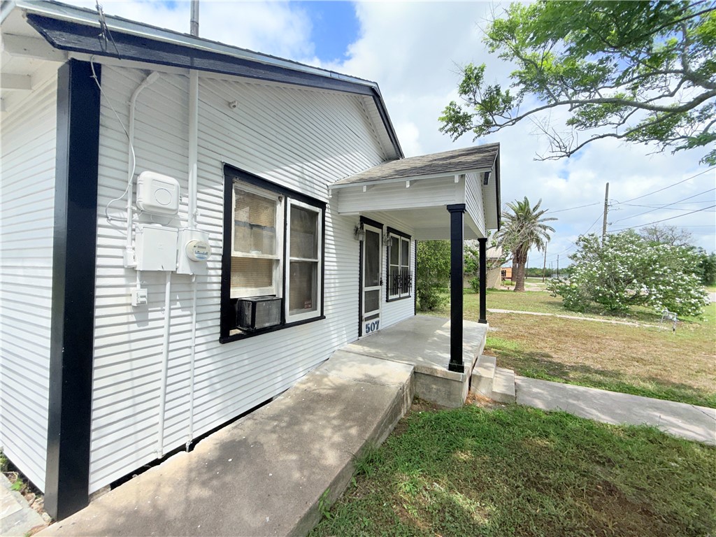 507 East Commons Street Refugio, TX 78377 - Photo 22 of 23